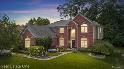 5778 Strawberry Cir, Commerce Township, MI, 48382-5504 | Card Image