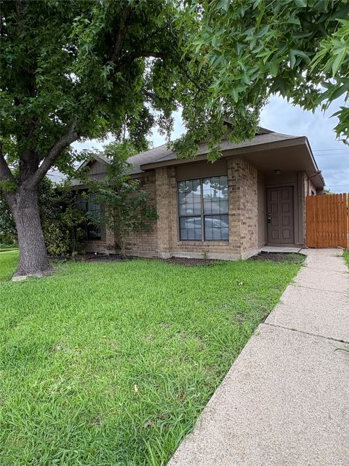 1120 Old Barn Ln, Mesquite, TX, 75149-6875 | Card Image