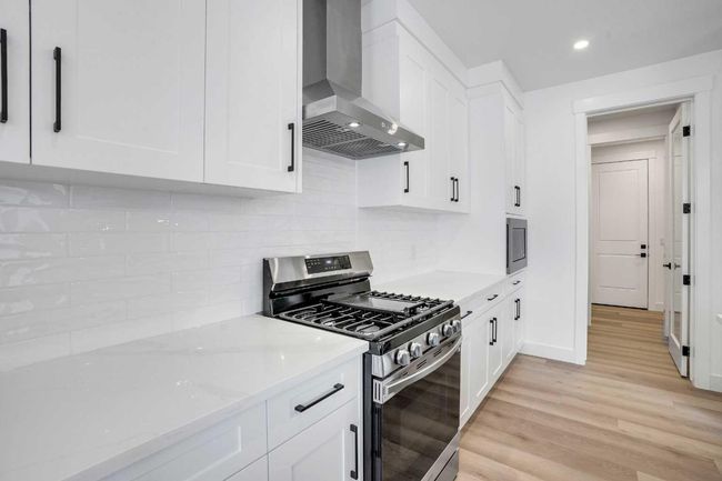 27 Heritage Close, House other with 3 bedrooms, 3 bathrooms and 3 parking in Cochrane AB | Image 8