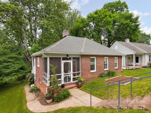 5 Enka Oak St, Candler, NC, 28715-7904 | Card Image