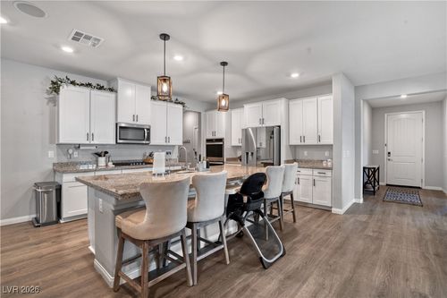 7809 Mazarine St, North Las Vegas, NV, 89084-4918 | Card Image