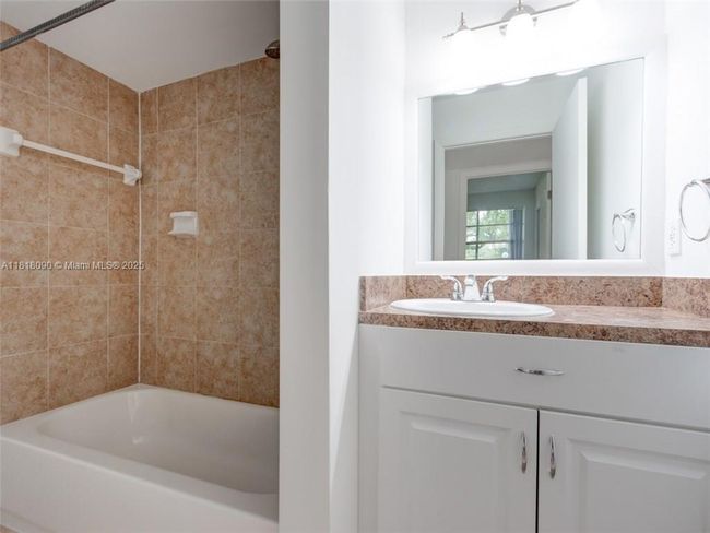 APT-707 - 1235 Sw 46 Th Ave, Condo with 2 bedrooms, 1 bathrooms and null parking in Pompano Beach FL | Image 9