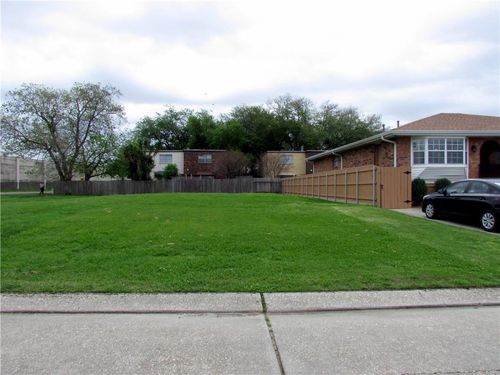 2515 N Turnbull Dr, Metairie, LA, 70001-1751 | Card Image