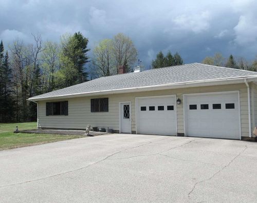81 Hill St, Lyndonville, VT, 05851-8911 | Card Image