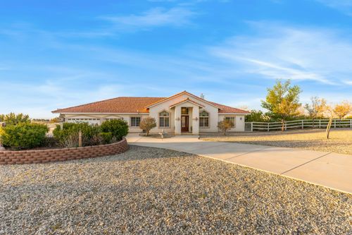 17173 Fort Tejon Rd, Llano, CA, 93544-1301 | Card Image