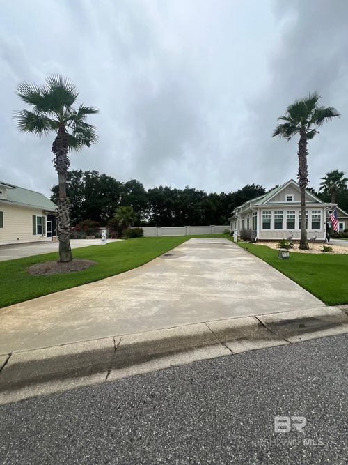 11907 Gateway Dr, Elberta, AL, 36530-4407 | Card Image