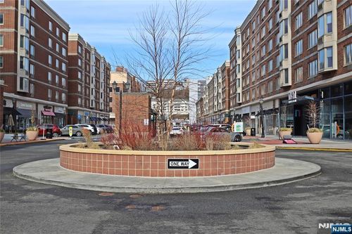 3109 City Pl, Edgewater, NJ, 07020-3148 | Card Image