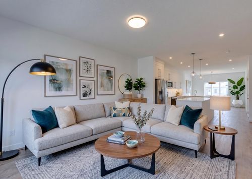 646 Rangeview St Se, Calgary, AB, T3S0H7 | Card Image