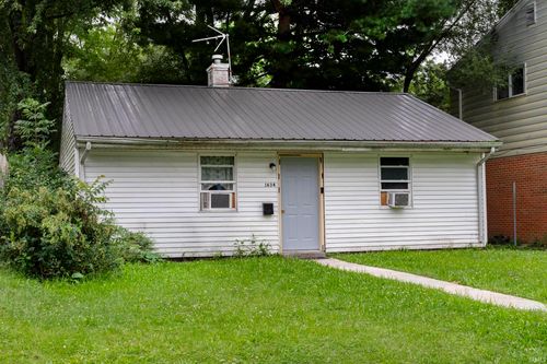 1634 N Olive St, South Bend, IN, 46628-2942 | Card Image