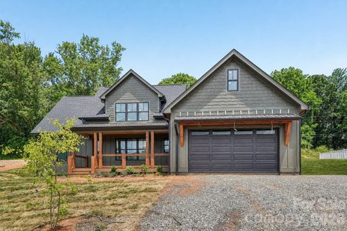 32 S View Dr, Burnsville, NC, 28714-2109 | Card Image