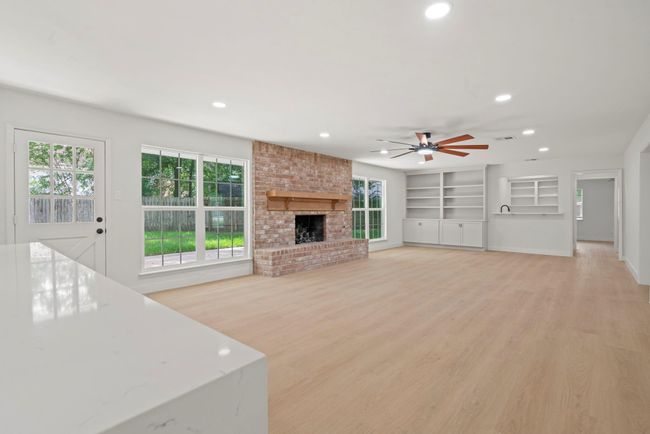 8215 Twining Oaks Ln, House other with 5 bedrooms, 4 bathrooms and 3 parking in Spring TX | Image 12