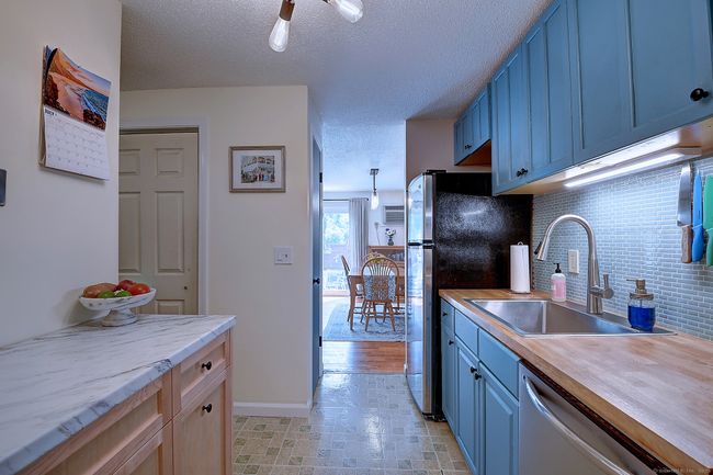 21 - 21 Sharon Ln, Condo with 2 bedrooms, 2 bathrooms and null parking in Wethersfield CT | Image 6