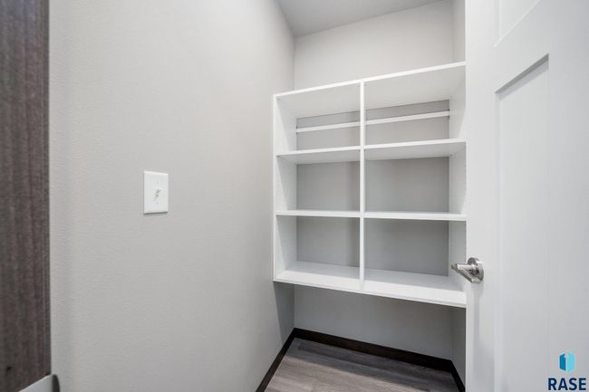 1600 N Tina Dr, House other with 3 bedrooms, 2 bathrooms and null parking in Sioux Falls SD | Image 12
