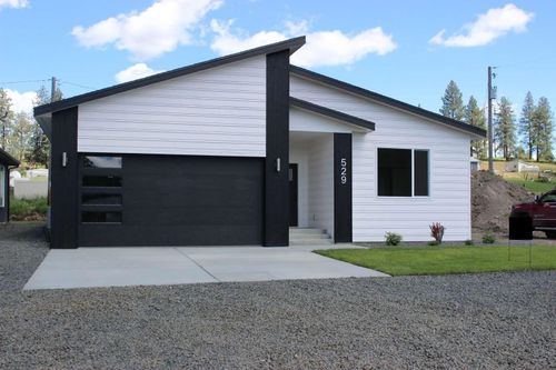 529 S 2nd St, Rockford, WA, 99030-8702 | Card Image