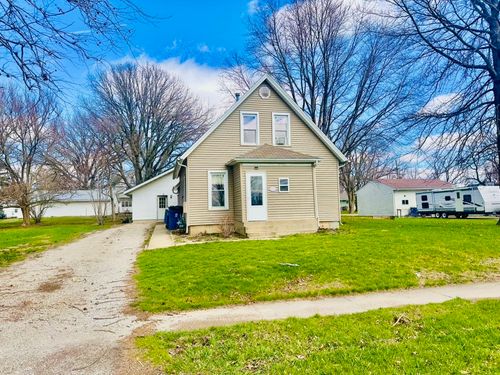 411 E Hamilton St, Odell, IL, 60460-9469 | Card Image