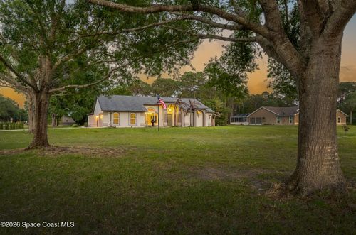 4001 Seattle Slew Ln, Grant Valkaria, FL, 32950-4711 | Card Image