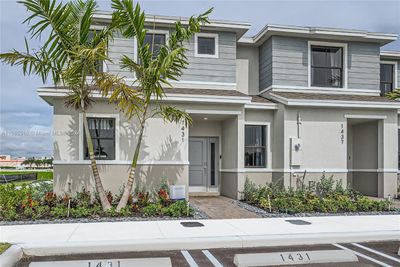 457 Ne 12 Street, Townhouse with 3 bedrooms, 2 bathrooms and null parking in Florida City FL | Image 3