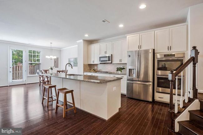 42523 Benfold Sq, Townhouse with 3 bedrooms, 3 bathrooms and null parking in BRAMBLETON VA | Image 17