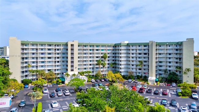 APT-908 - 2334 S Cypress Bend Dr, Condo with 3 bedrooms, 2 bathrooms and null parking in Pompano Beach FL | Image 26