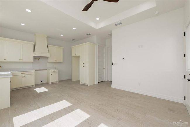 Apartment Living Room | Image 31