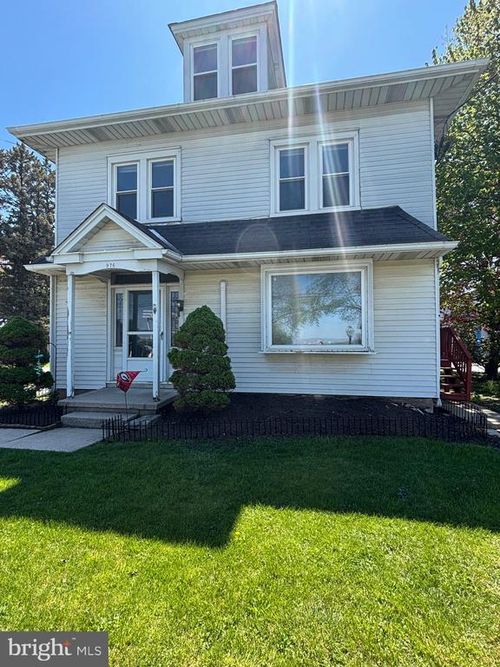 2-976 W Main St, NEW HOLLAND, PA, 17557-9330 | Card Image