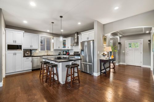 1386 Coast Meridian Rd, Coquitlam, BC, V3E3H1 | Card Image