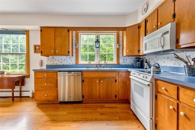 12 Briarwood Dr, House other with 3 bedrooms, 2 bathrooms and 2 parking in Castleton-on-Hudson NY | Image 10
