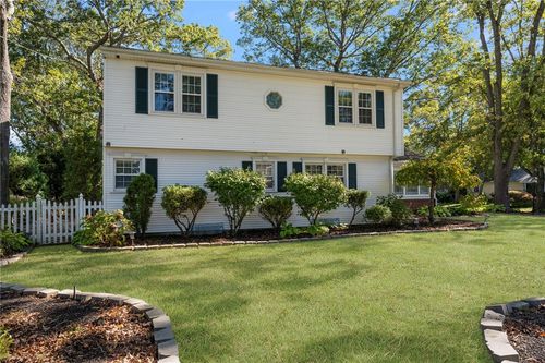 84 Hickory Dr, East Greenwich, RI, 02818-2516 | Card Image