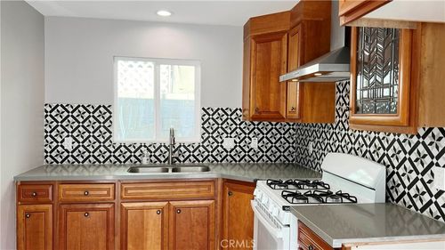 a-308 Olin St, Fullerton, CA, 92833-3446 | Card Image