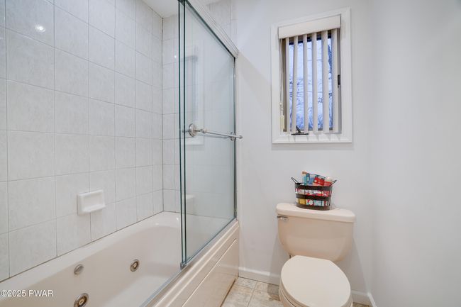 34- Full Bathroom | Image 35