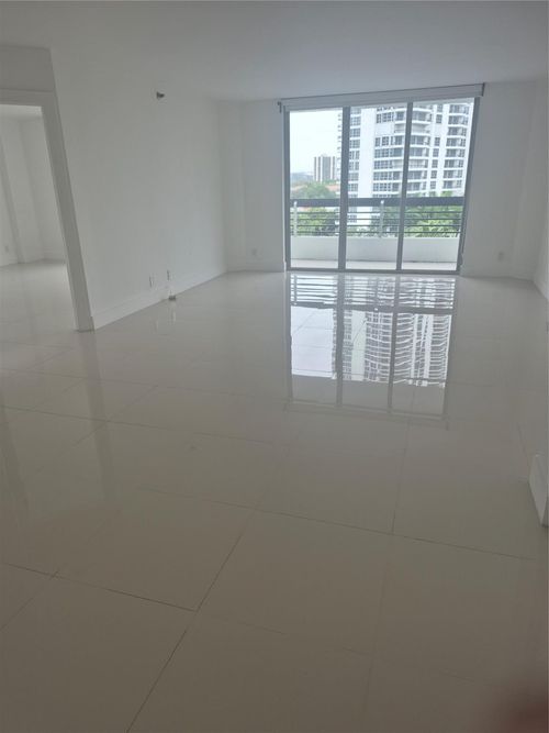 apt-811-3600 Mystic Pointe Dr, Aventura, FL, 33180-2559 | Card Image
