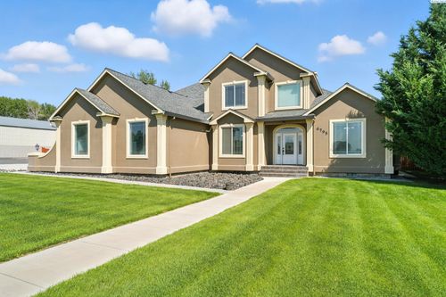 6795 Road D.8 Ne, Moses Lake, WA, 98837-7504 | Card Image