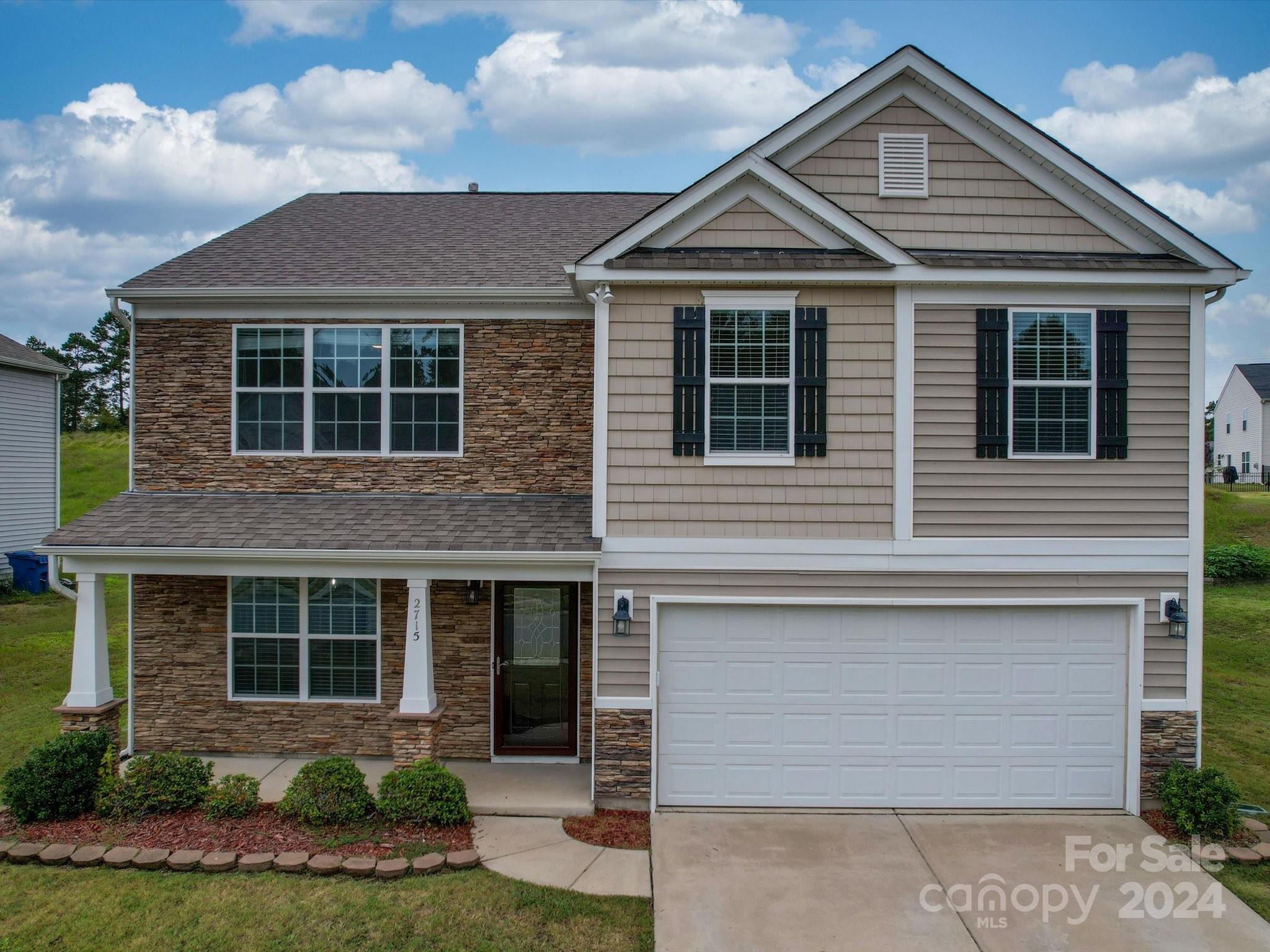 Golden Rose Ln, Charlotte, NC 28216