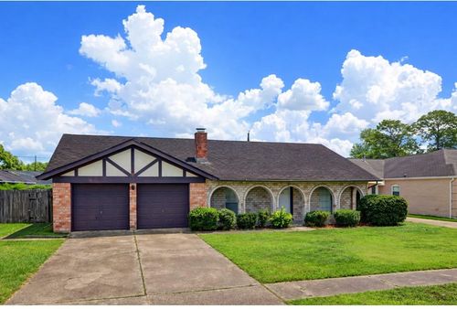 8027 Garden Parks Dr, Houston, TX, 77075-4634 | Card Image