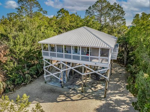 26 Blue Dolphin Dr, Crawfordville, FL, 32327-4646 | Card Image