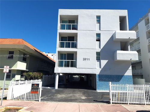 apt-7-2011 Bay Dr, Miami Beach, FL, 33141-4475 | Card Image