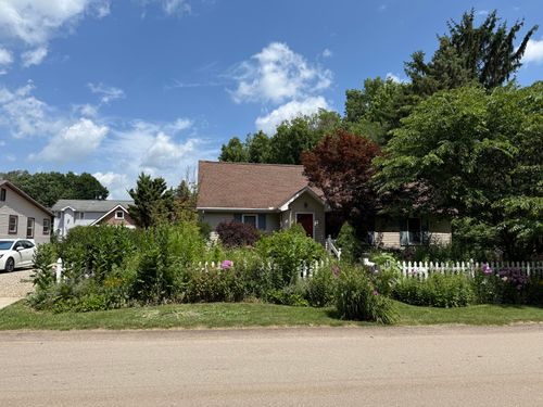 220 Second St, Concord, MI, 49237-9610 | Card Image