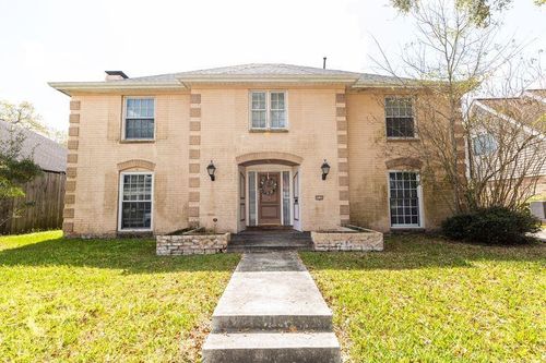 3735 Pin Oak Ave, New Orleans, LA, 70131-8439 | Card Image