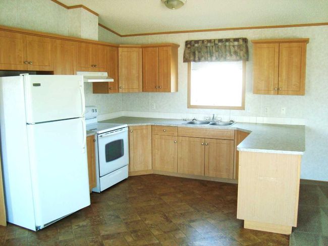 8 Trochu Avenue, House other with 3 bedrooms, 2 bathrooms and 3 parking in Trochu AB | Image 13