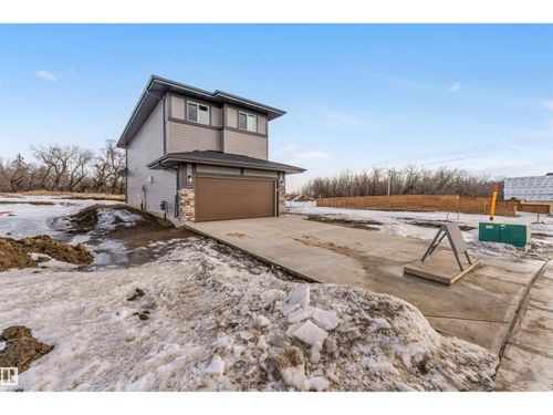 17811 7 St Ne, Edmonton, AB, T5Y4K3 | Card Image
