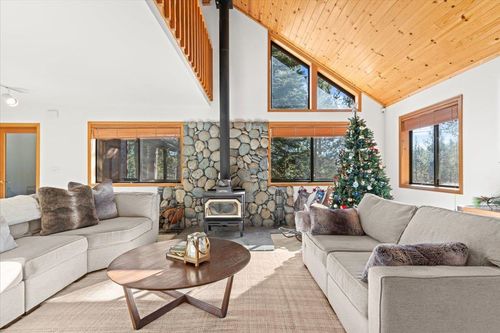 12305 Lausanne Way, Truckee, CA, 96161-6008 | Card Image