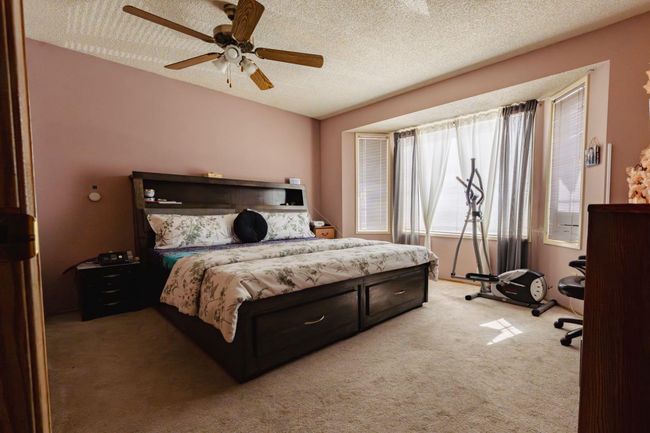 24 Laguna Close Ne, House other with 4 bedrooms, 3 bathrooms and 2 parking in Calgary AB | Image 16