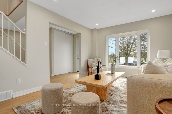 1633 Bottriell Way, House other with 5 bedrooms, 3 bathrooms and 4 parking in Orléans ON | Image 9