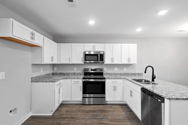 122 Davis Ridge Ln, House attached with 2 bedrooms, 3 bathrooms and null parking in Clarksville TN | Image 11
