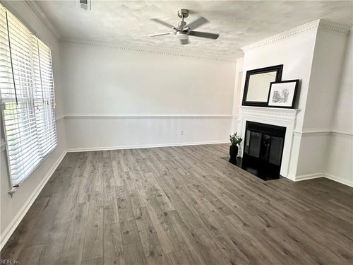 9 King George Quay, Chesapeake, VA, 23325-4749 | Card Image