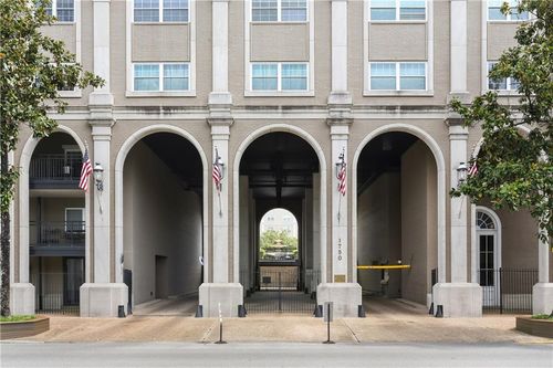 615-1750 Saint Charles Ave, New Orleans, LA, 70130-6720 | Card Image