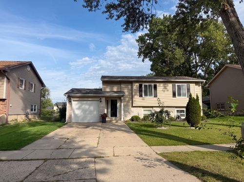 753 Macarthur Dr, Buffalo Grove, IL, 60089-3424 | Card Image