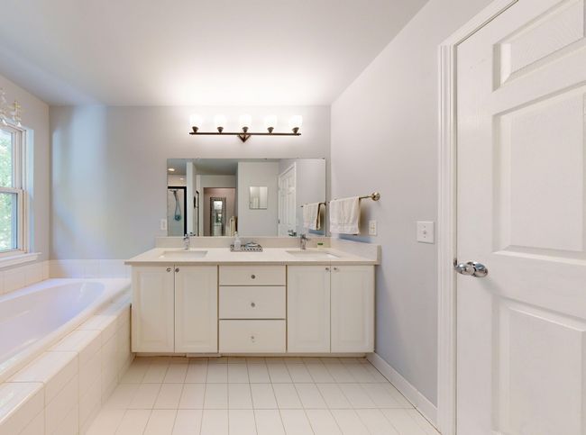 649 Akehurst Ln, House other with 5 bedrooms, 5 bathrooms and null parking in White Lake MI | Image 71