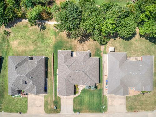 407 Canterbury Rd, Midwest City, OK, 73130-8248 | Card Image