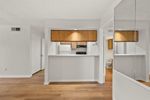 apt-q1-1516 Bay Area Blvd, Houston, TX, 77058-2115 | Card Image